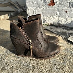 UGG Myrna Lodge Dark Brown Ankle Bootie Boots Double Zip Distressed 7/6.5 Narrow